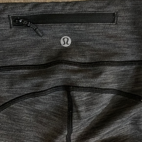 VGUC Lululemon grey leggings - Picture 3 of 5